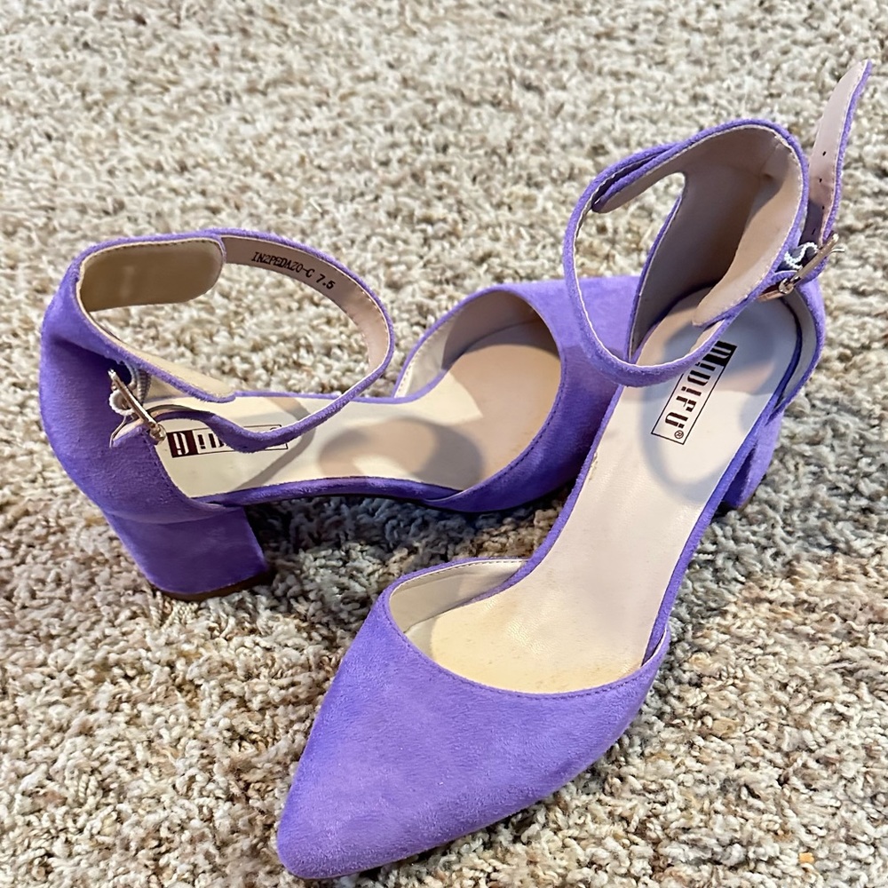 Ankle strap sandals
